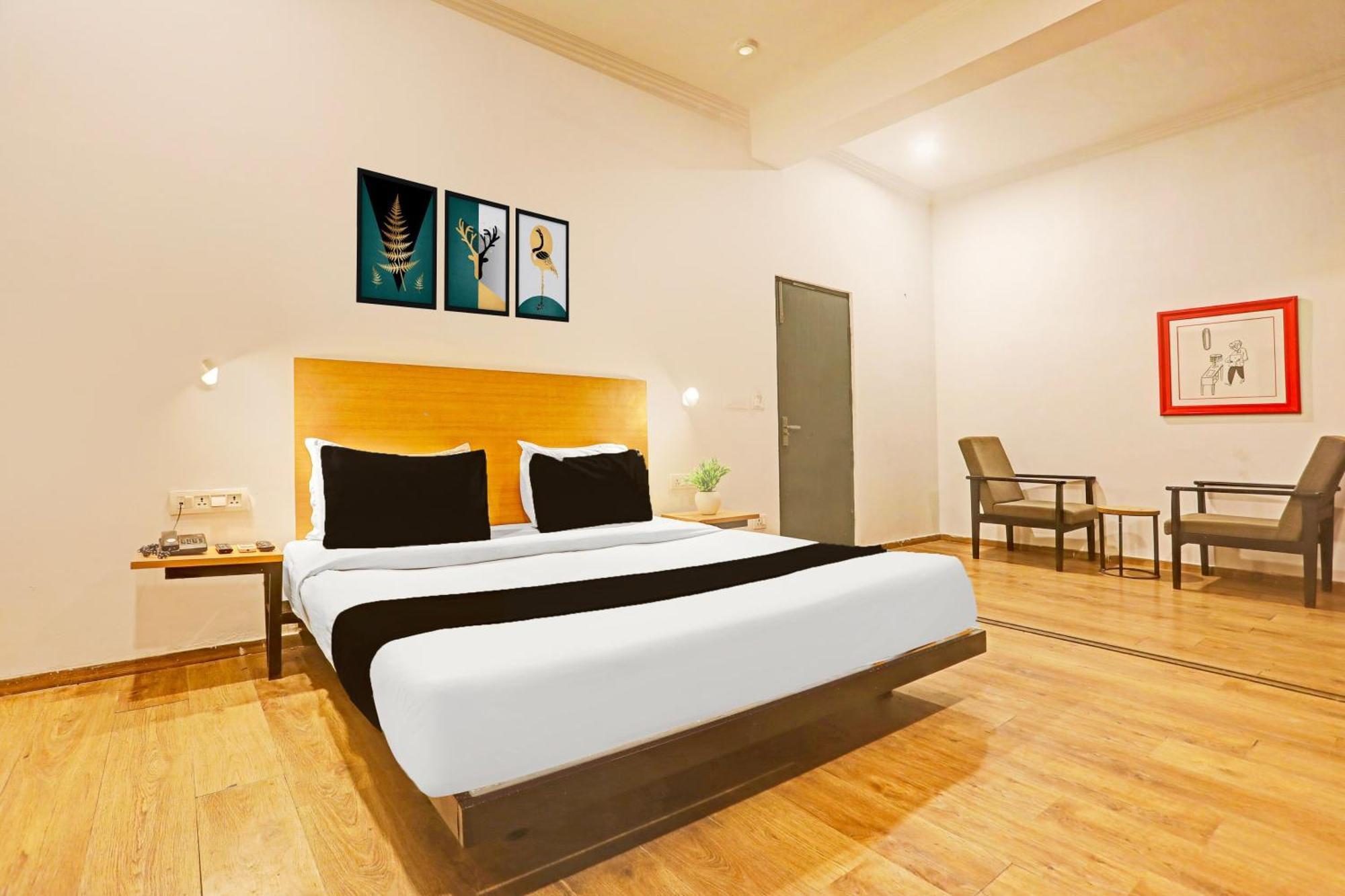 Super Townhouse Vijay Khand Gomti Nagar Lucknow Exterior foto