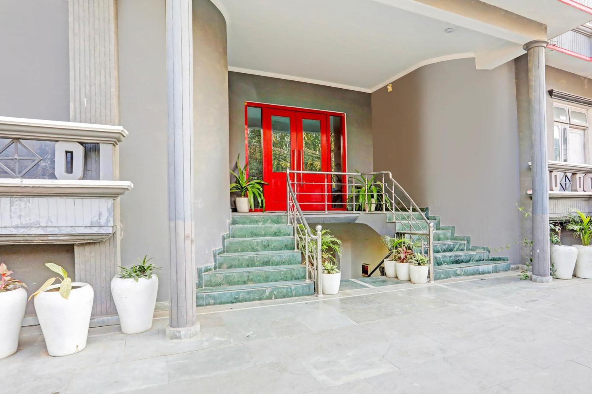 Super Townhouse Vijay Khand Gomti Nagar Lucknow Exterior foto